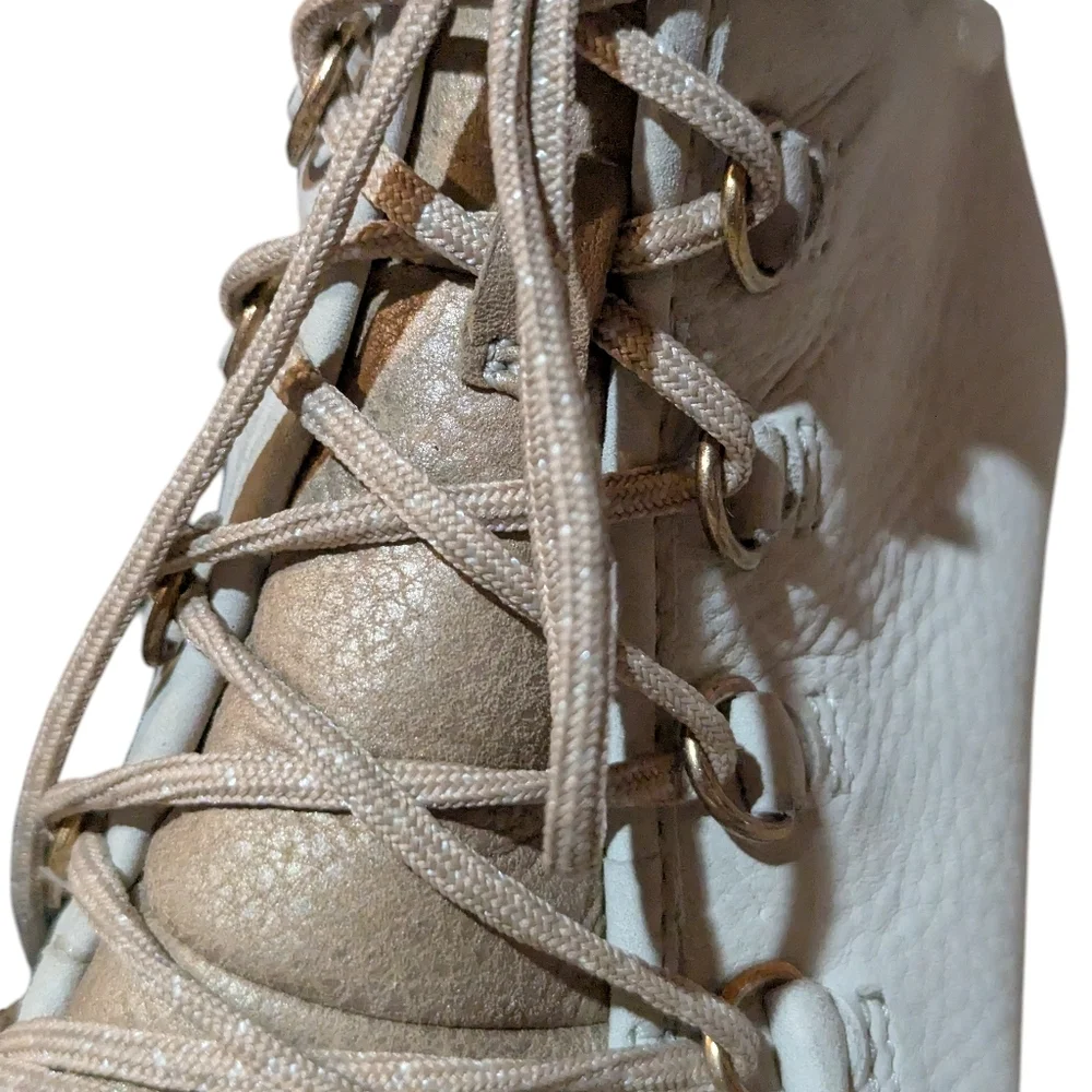 Sorel Harlow Winter Boots Metalic Rose Gold And Leather size 7 Waterproof